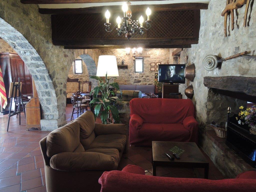 Hostal De La Rovira Oix Luaran gambar