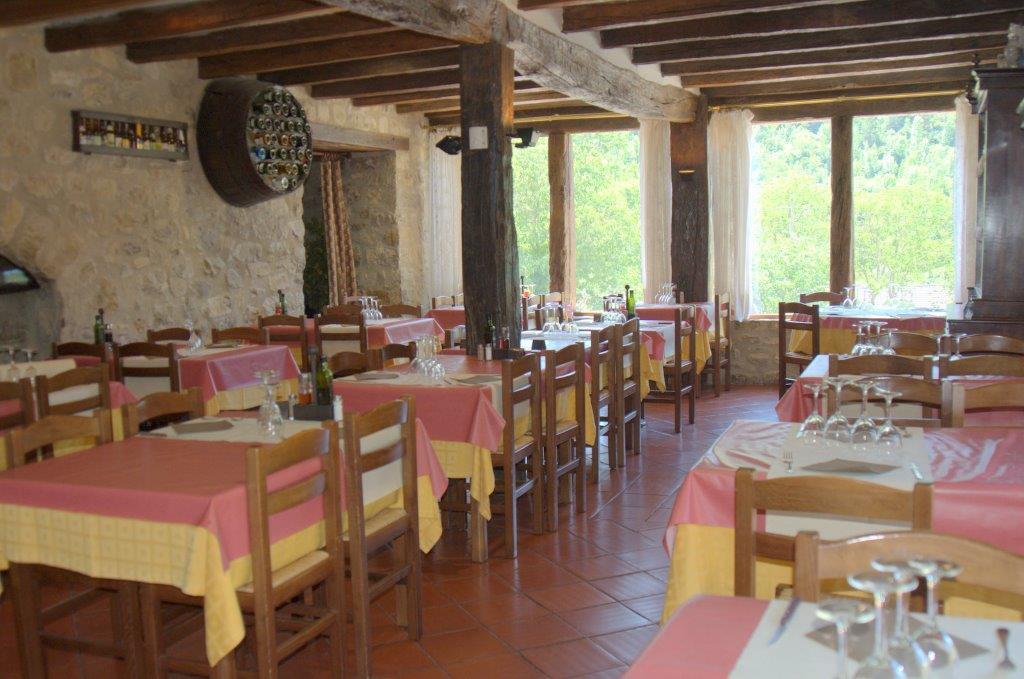 Hostal De La Rovira Oix Luaran gambar