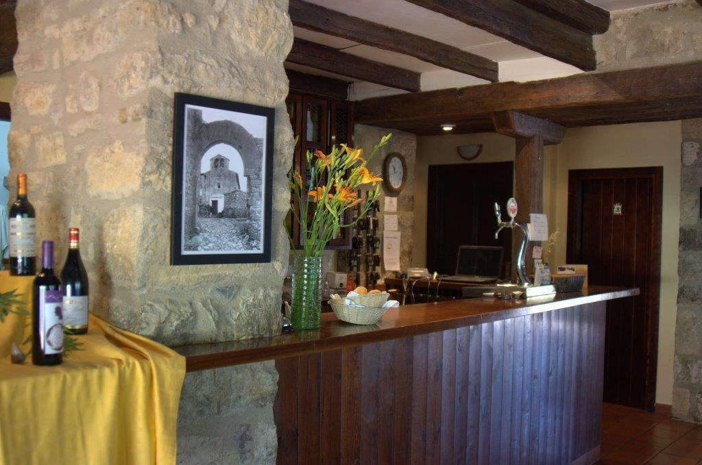 Hostal De La Rovira Oix Luaran gambar