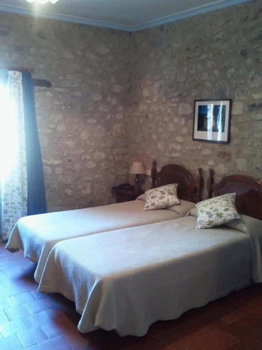 Hostal De La Rovira Oix Bilik gambar